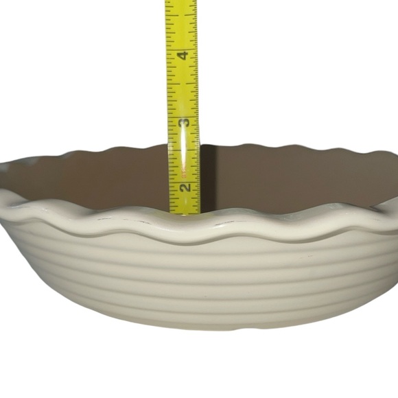 The Pampered Chef New Traditions Stoneware Deep Dish Pie Plate Vanilla - Picture 12 of 12